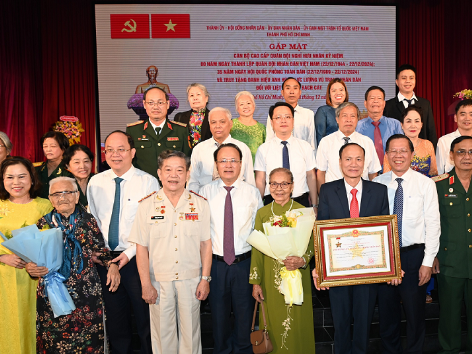 Lãnh đạo TP.Hồ Chí Minh gặp mặt cán bộ cao cấp quân đội nghỉ hưu